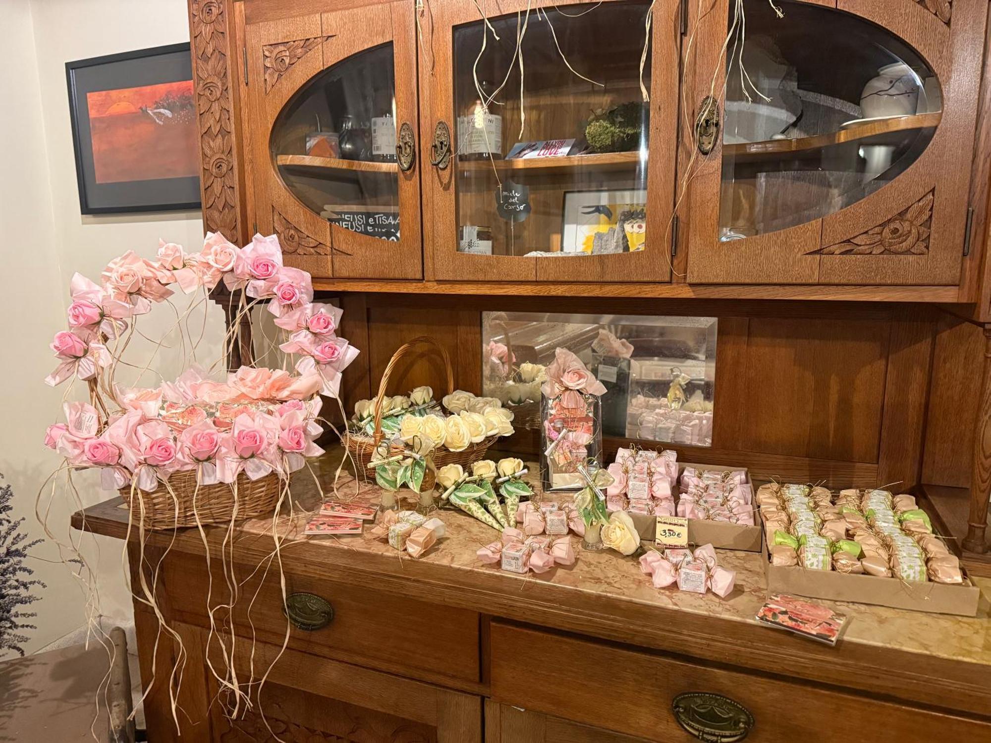 Greif Boutique Juna Aurisina Luaran gambar